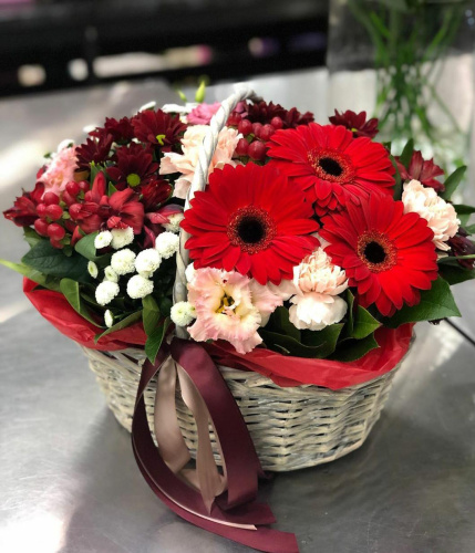 Корзина "Все будет хорошо" с герберами, альстромерией, эустомой и хризантемой арт. 22461