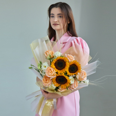 Букет с подсолнухами и розами N 84612