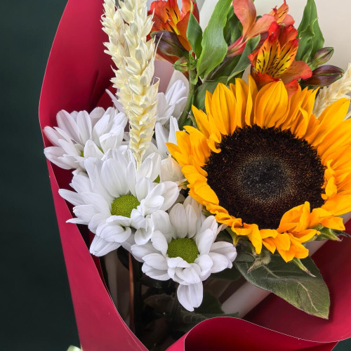 Школьный букет с подсолнухом и альстромерией Арт 95652