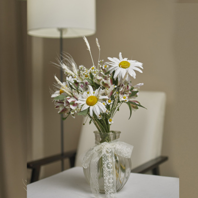 Букет полевых цветов с ромашками в вазе. Сет N 82232