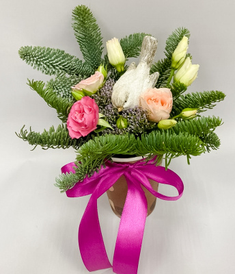 Букет "Комплимент Новогодний" из кустовой розы, нобилиса и эустомы. 25906