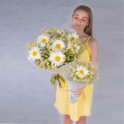 Букеты для мамы и дочки с ромашками "Мечты о безоблачном счастье" N 36428